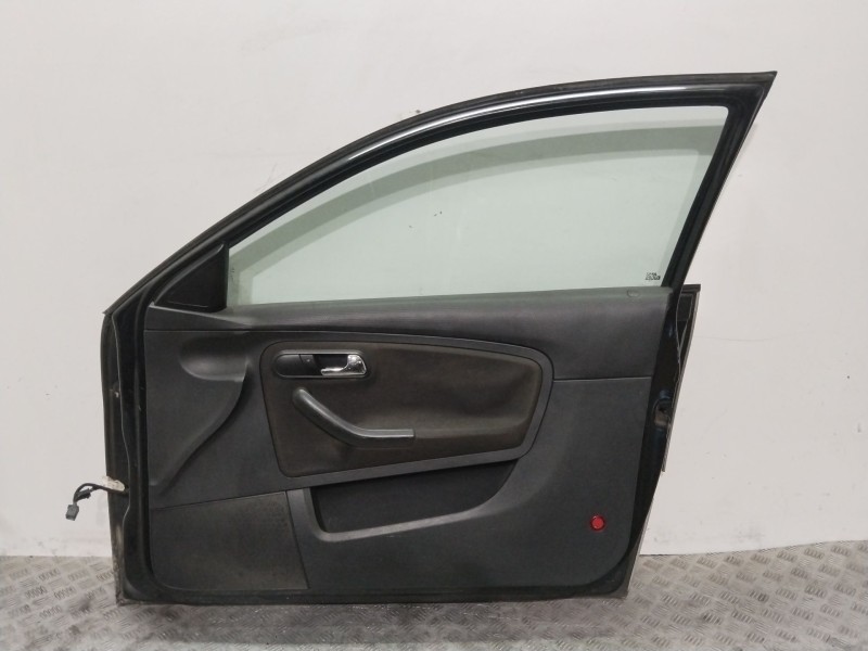 Recambio de puerta delantera derecha para seat ibiza iii (6l1) 1.9 tdi referencia OEM IAM 6L3831056R NEGRO 