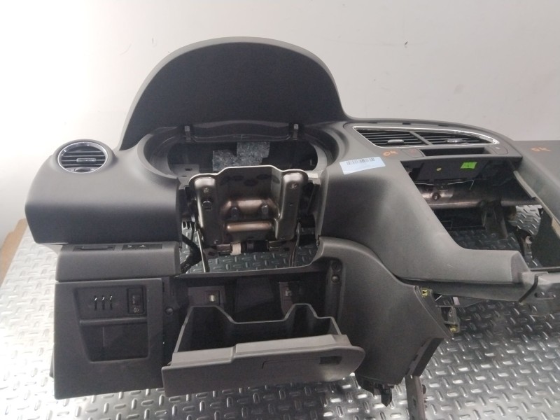 Recambio de salpicadero para peugeot 5008 (0u_, 0e_) 1.6 16v referencia OEM IAM 824782  