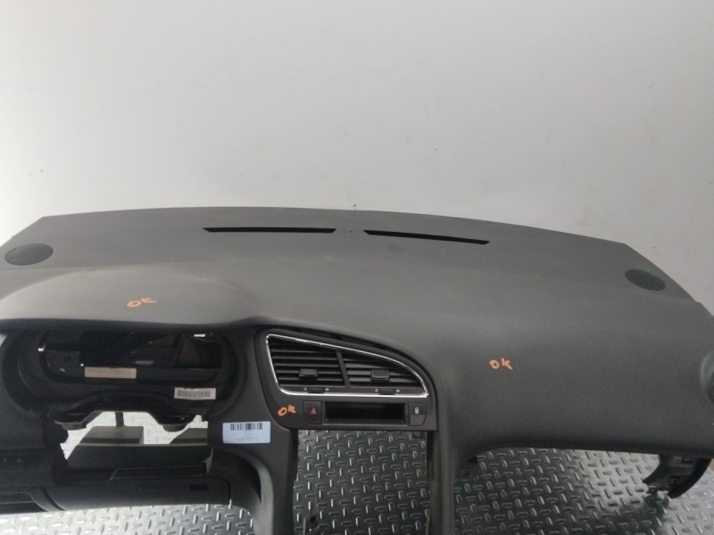 Recambio de salpicadero para peugeot 5008 (0u_, 0e_) 1.6 16v referencia OEM IAM 824782  