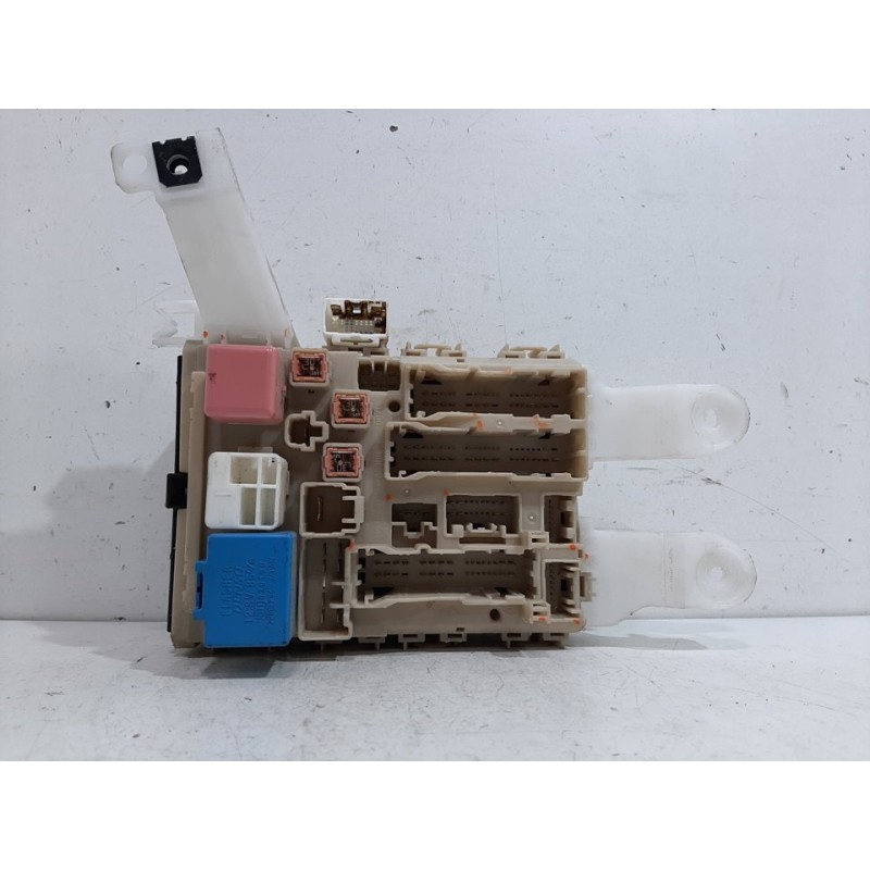 CAJA RELES / FUSIBLES 8273002J70  - imagen 2
