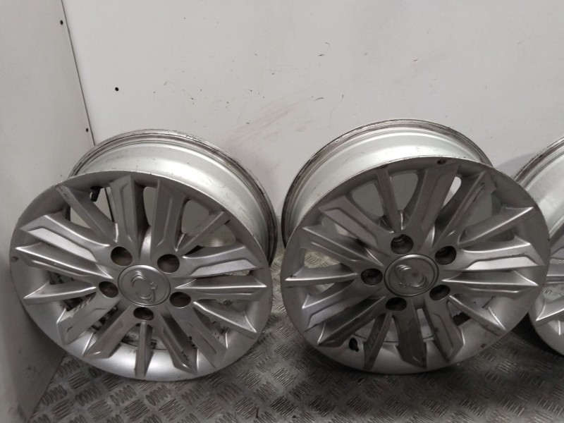 Recambio de juego llantas para ssangyong rodius xdi limited referencia OEM IAM 4173021500 16X6.5JET38 