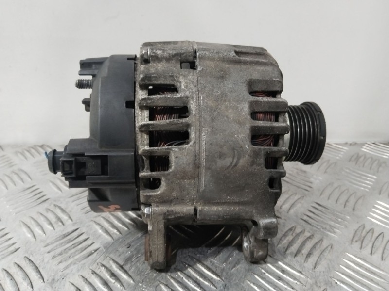 Recambio de alternador para seat leon (5f1) 1.6 tdi referencia OEM IAM 03L903023L  