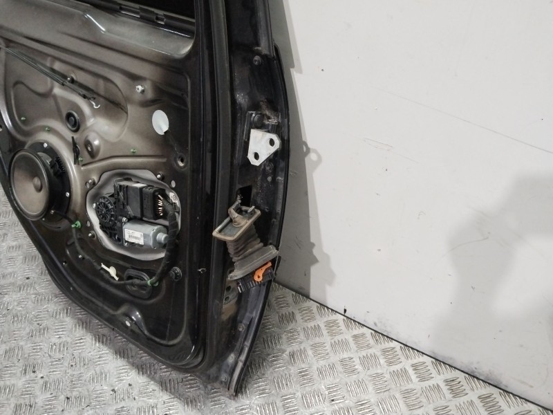 Recambio de puerta trasera izquierda para volkswagen golf v (1k1) 1.4 tsi referencia OEM IAM 1K6833105J  