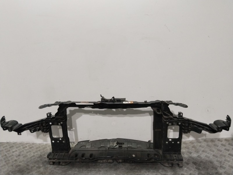 Recambio de panel frontal para hyundai i30 (gd) 1.4 crdi referencia OEM IAM 64101A6200  