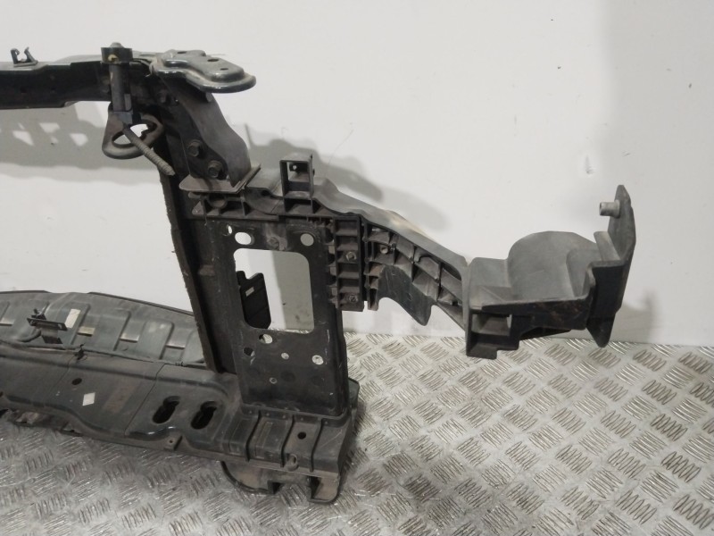 Recambio de panel frontal para hyundai i30 (gd) 1.4 crdi referencia OEM IAM 64101A6200  