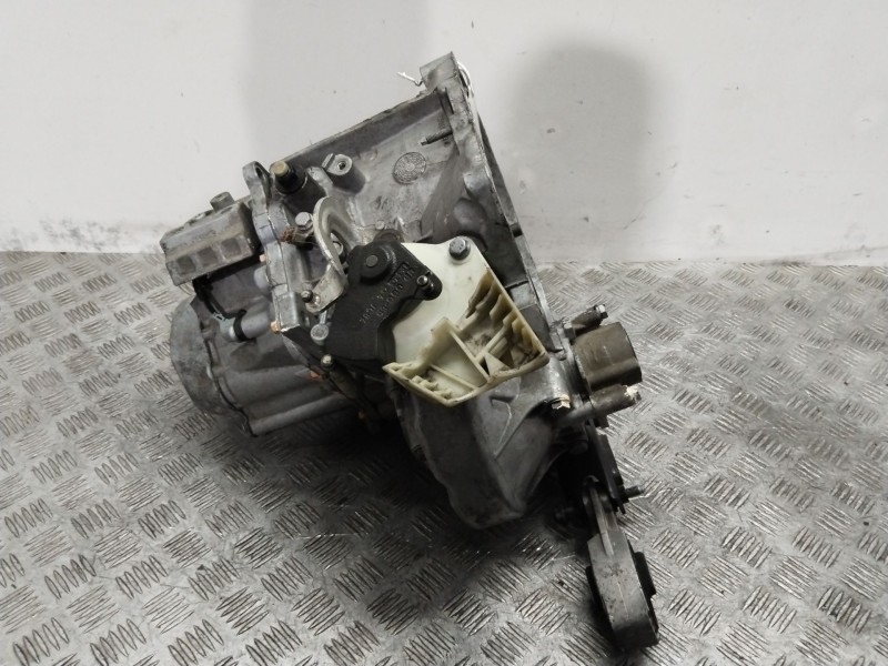 Recambio de caja cambios para citroën c3 picasso collection referencia OEM IAM 20DP77  