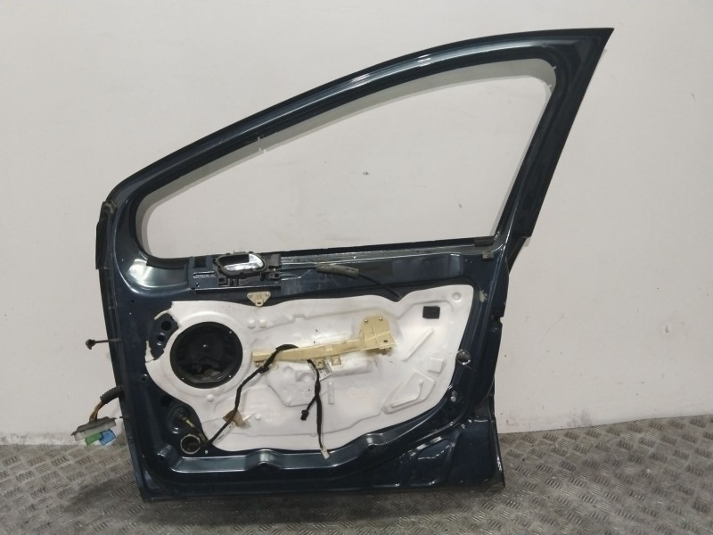Recambio de puerta delantera derecha para peugeot 308 sw envy referencia OEM IAM 9004CC  NEGRO