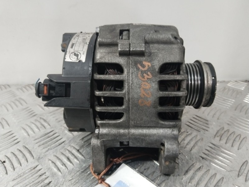 Recambio de alternador para audi a4 b6 (8e2) 2.0 referencia OEM IAM 437377  