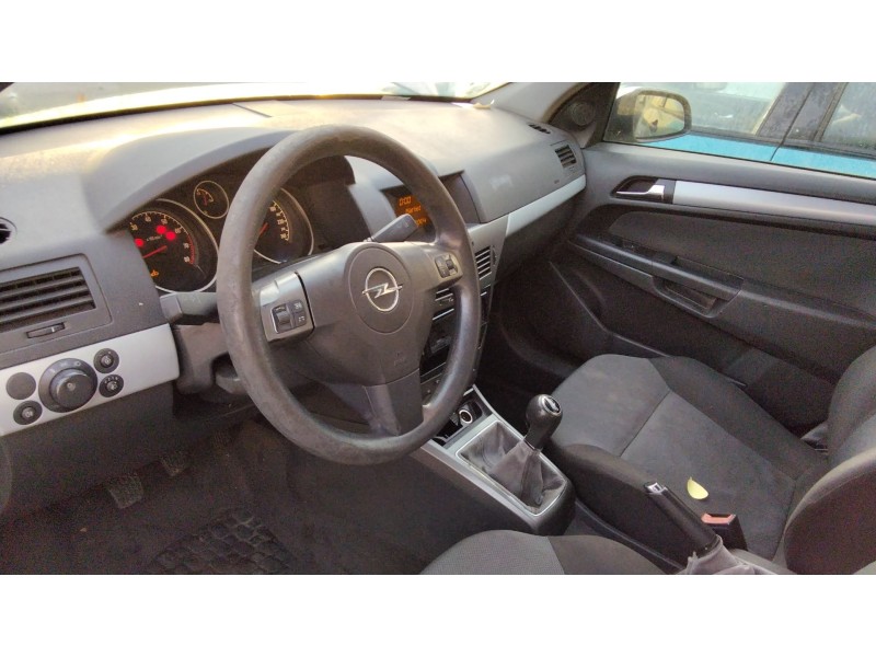 opel astra h (a04) del año 2004