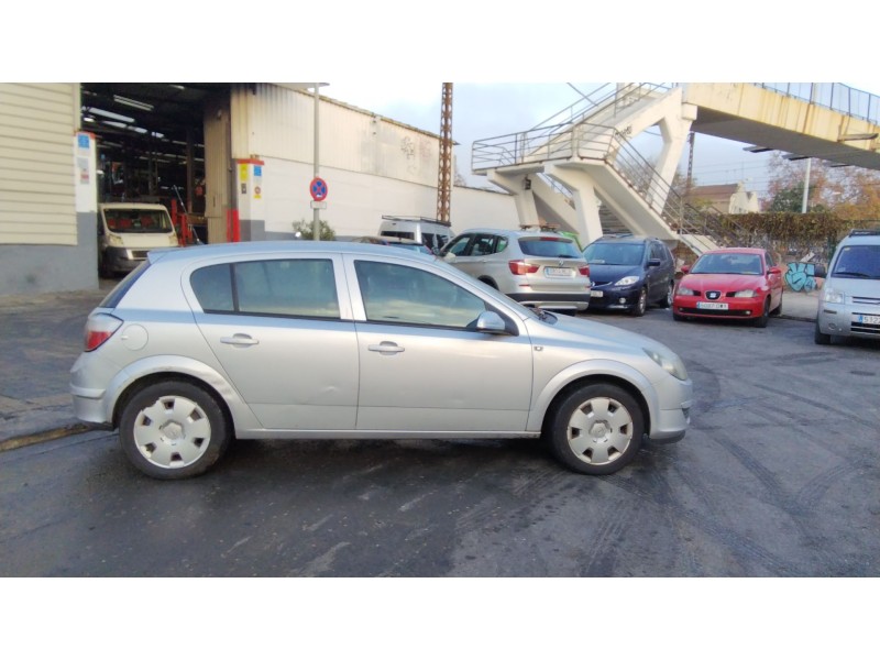 opel astra h (a04) del año 2004
