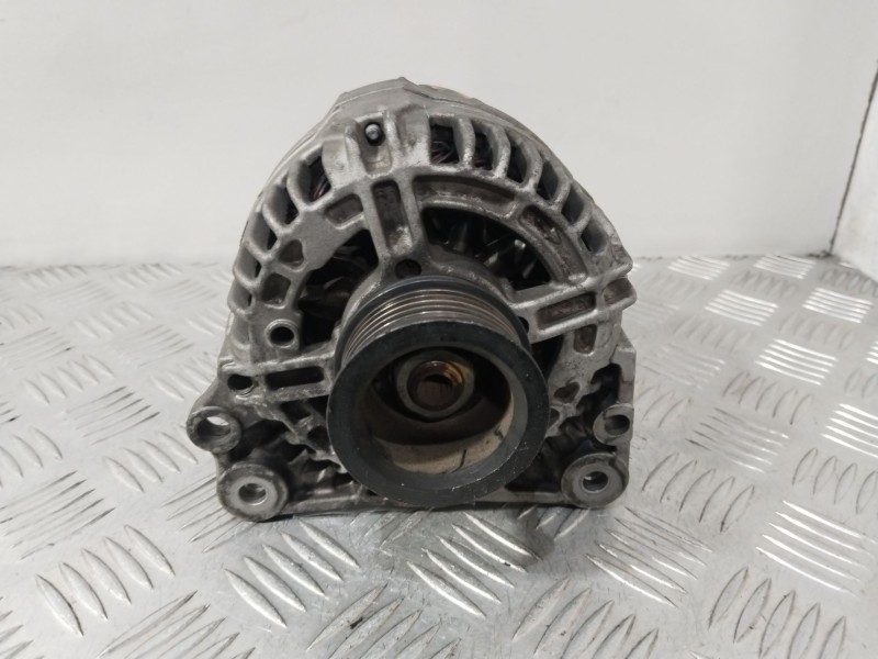 Recambio de alternador para seat leon (1m1) 1.6 16 v referencia OEM IAM 028903028D  