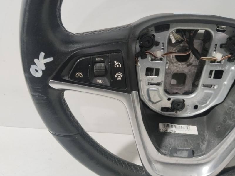 Recambio de volante para opel astra j (p10) 1.7 cdti (68) referencia OEM IAM 13351029  