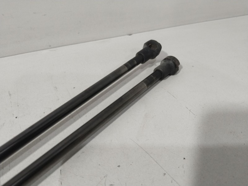 Recambio de amortiguadores maletero / porton para bmw 1 (e87) 118 d referencia OEM IAM 51247060622  