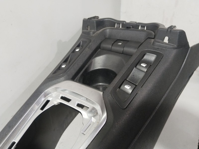 Recambio de consola central para citroën c-elysee (dd_) 1.6 hdi 92 referencia OEM IAM 9674476477  