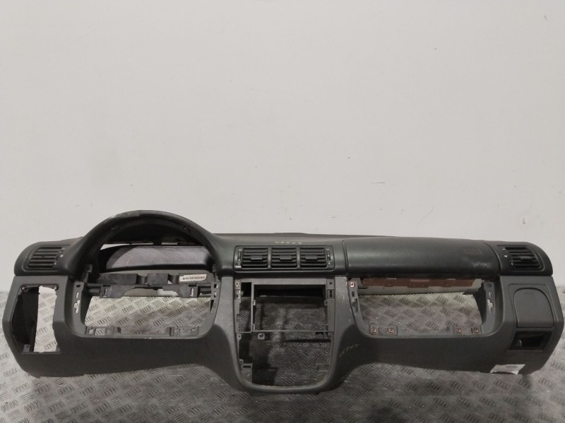 Recambio de salpicadero para mercedes-benz clase m (w163) 320 (163.154) referencia OEM IAM A1636800787  