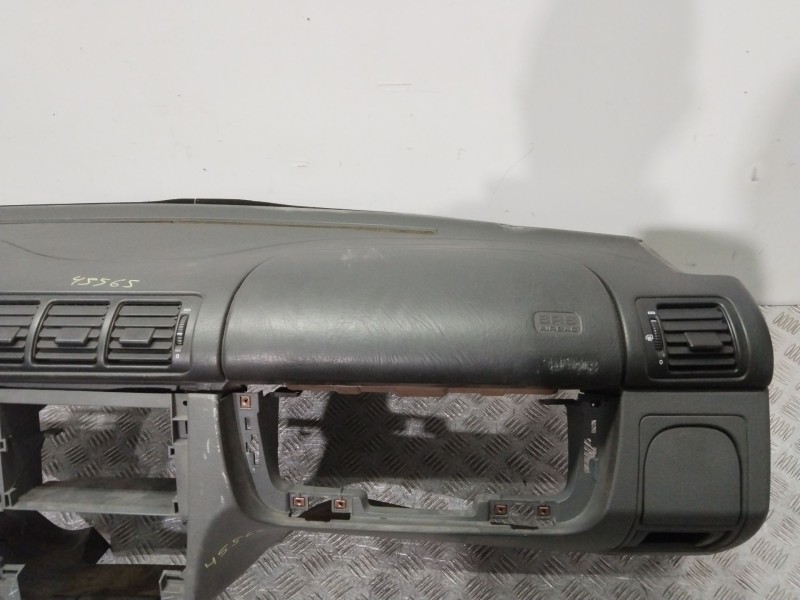 Recambio de salpicadero para mercedes-benz clase m (w163) 320 (163.154) referencia OEM IAM A1636800787  