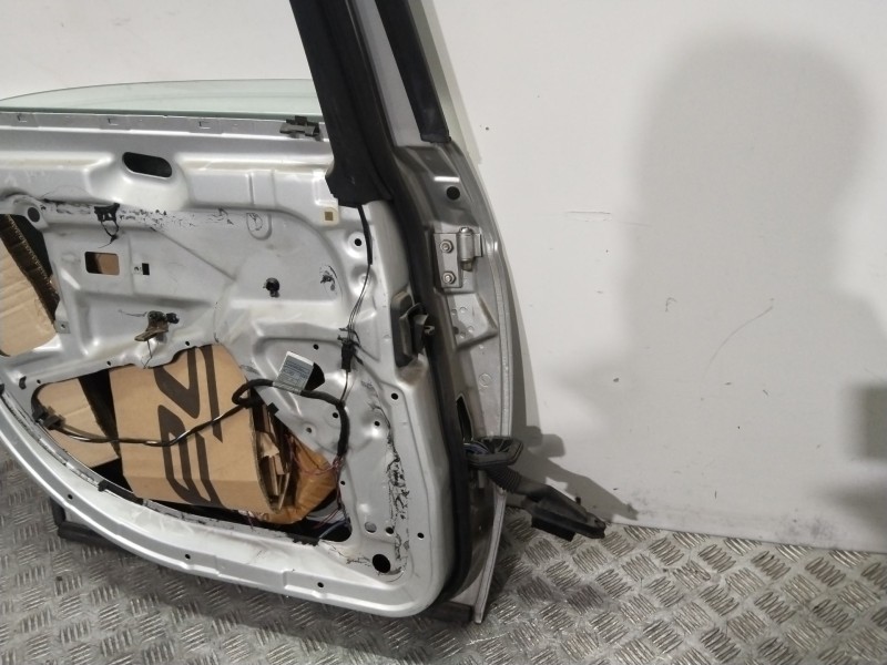 Recambio de puerta trasera izquierda para bmw serie 5 berlina (e39) 535i referencia OEM IAM 41528266721 GRIS 