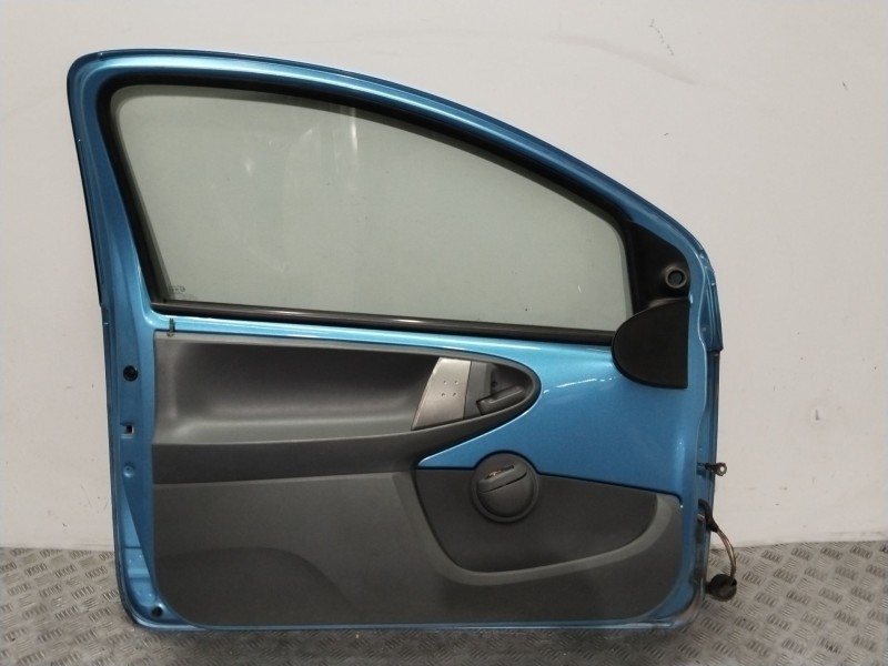 Recambio de puerta delantera izquierda para peugeot 107 (pm_, pn_) 1.0 referencia OEM IAM 9002W8  AZUL