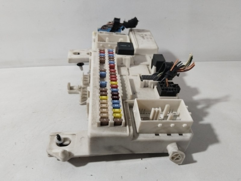 Recambio de caja reles / fusibles para volvo v50 (545) d5 referencia OEM IAM 30765015  