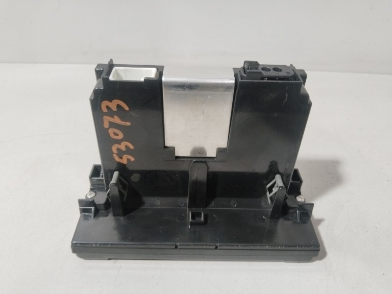 Recambio de pantalla multifuncion para volvo v50 (545) d5 referencia OEM IAM 30737809  