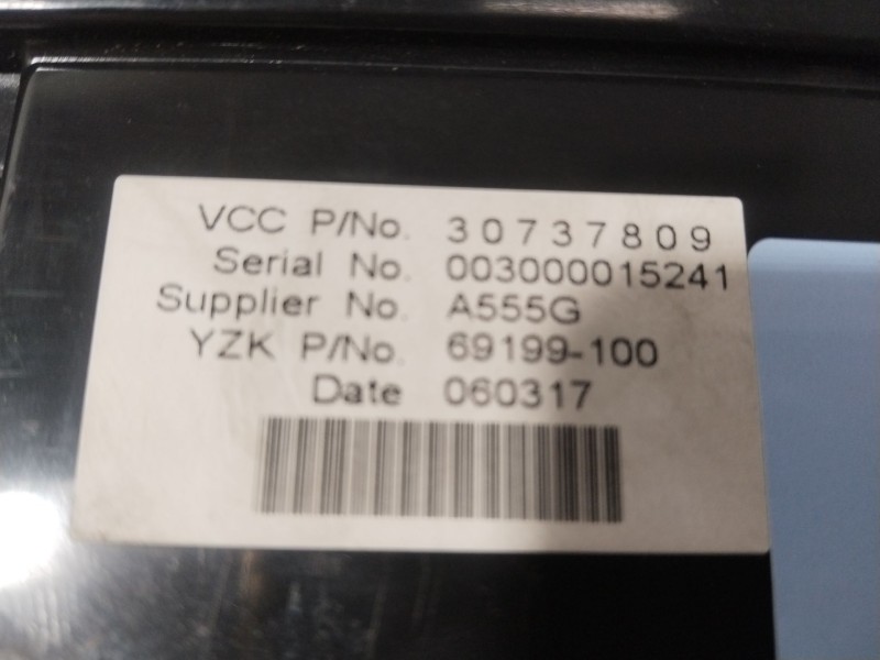 Recambio de pantalla multifuncion para volvo v50 (545) d5 referencia OEM IAM 30737809  