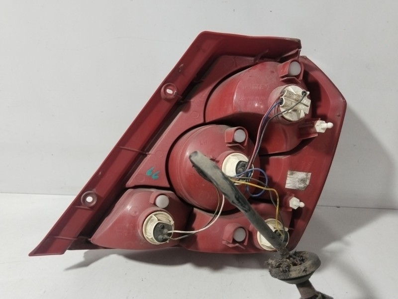 Recambio de piloto trasero izquierdo para daewoo kalos (klas) 1.4 16v referencia OEM IAM 300266L  