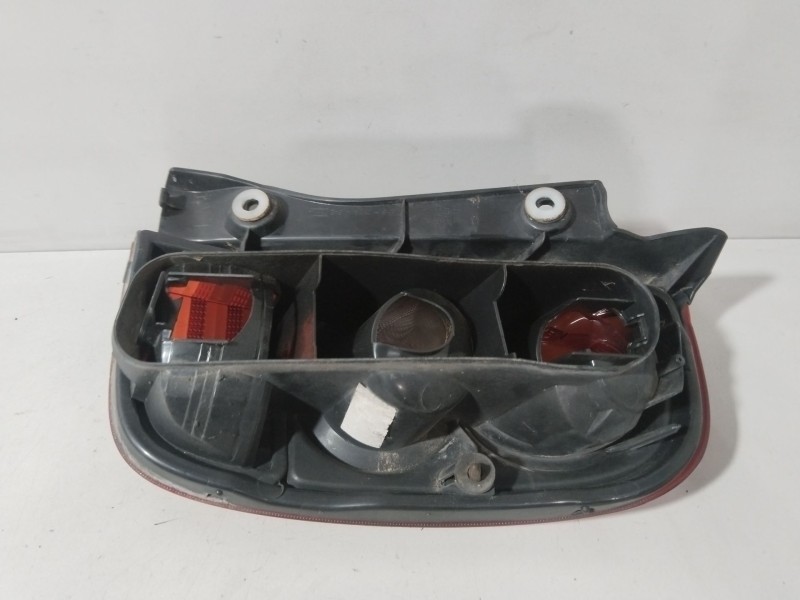 Recambio de piloto trasero izquierdo para nissan micra iii (k12) 1.2 16v referencia OEM IAM B6555AX720  