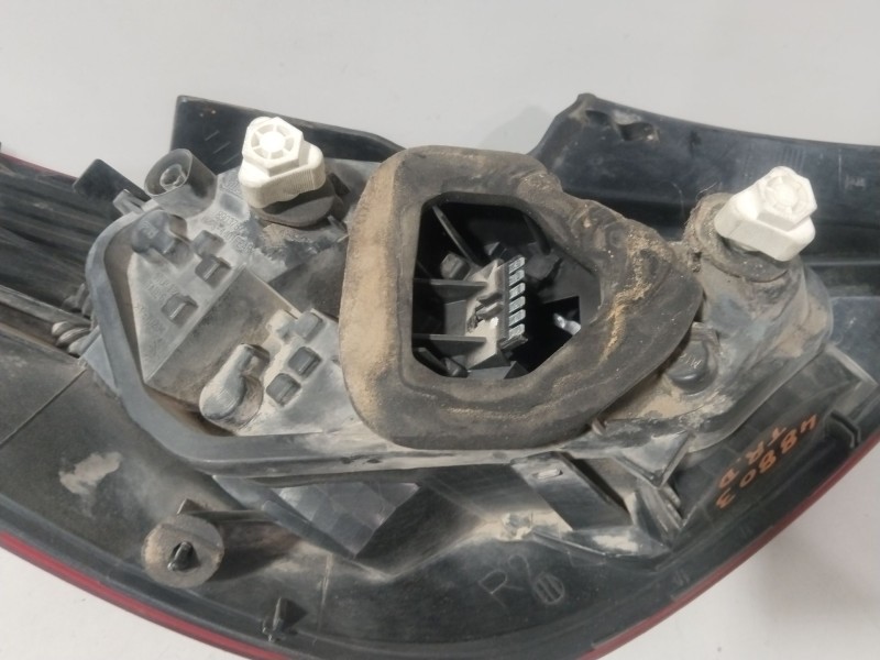 Recambio de piloto trasero derecho para opel corsa d catch me referencia OEM IAM 13269051  