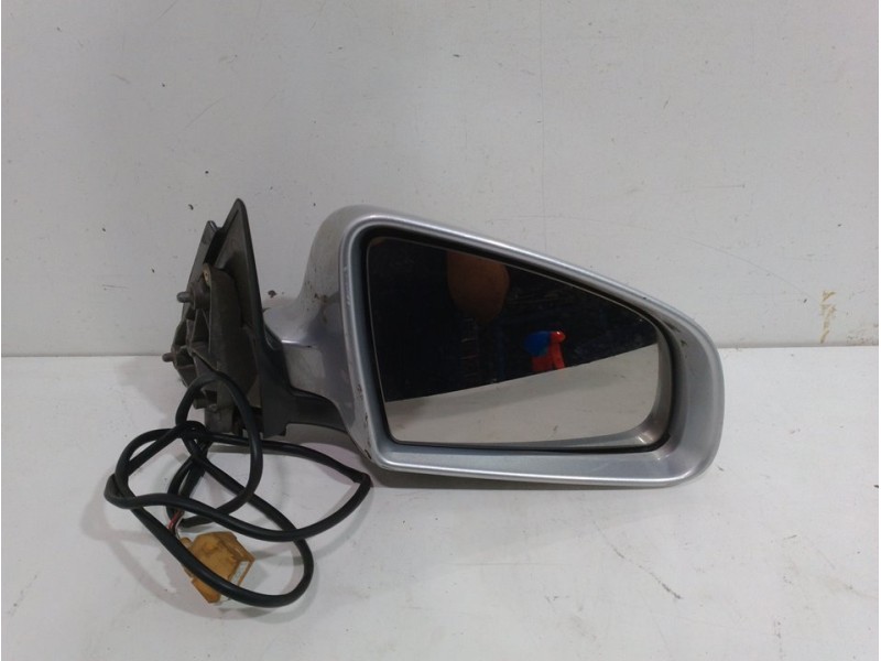 Recambio de retrovisor derecho para audi a4 berlina (8e) 2.5 tdi (120kw) referencia OEM IAM 010681  