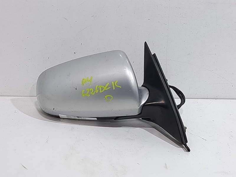 Recambio de retrovisor derecho para audi a4 berlina (8e) 2.5 tdi (120kw) referencia OEM IAM 010681  