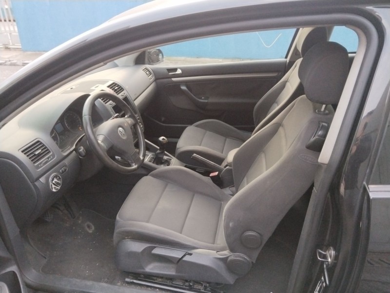 volkswagen golf v (1k1) del año 2004