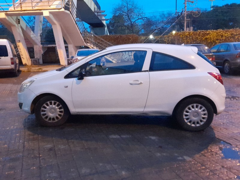 opel corsa d (s07) del año 2009