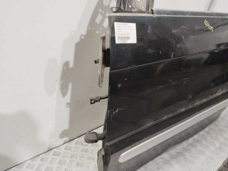 Recambio de puerta delantera izquierda para kia carnival ii 2.9 crdi lx referencia OEM IAM 0K54A59020A NEGRO 