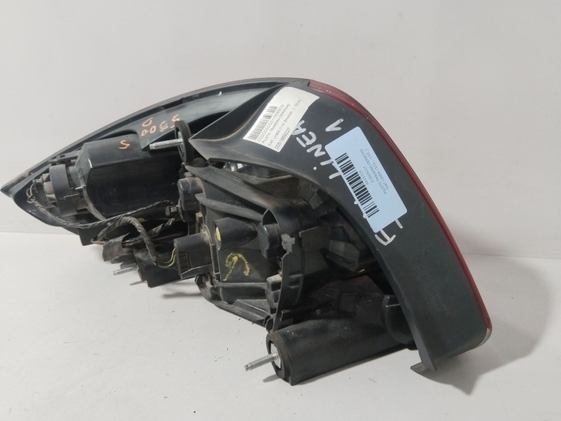 Recambio de piloto trasero derecho para fiat linea (323_, 110_) 1.6 d multijet referencia OEM IAM 51869227  