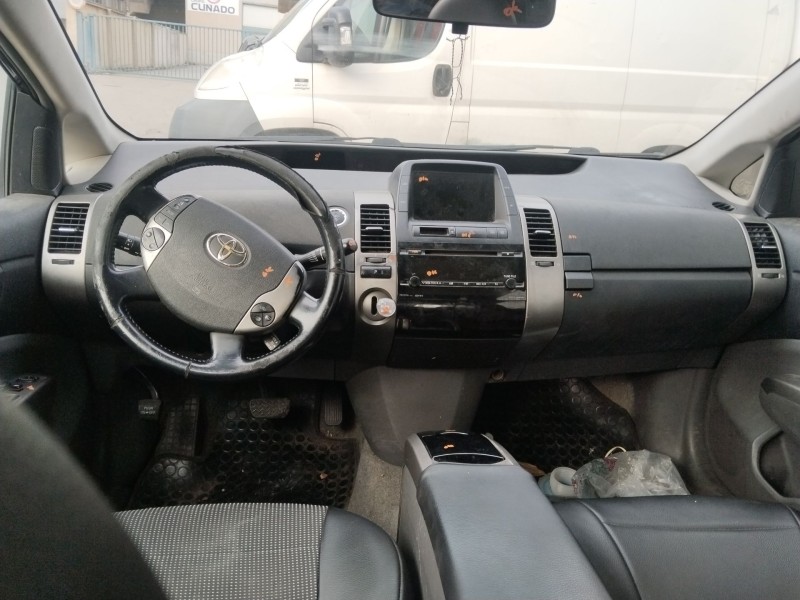 toyota prius liftback (_w2_) del año 2008