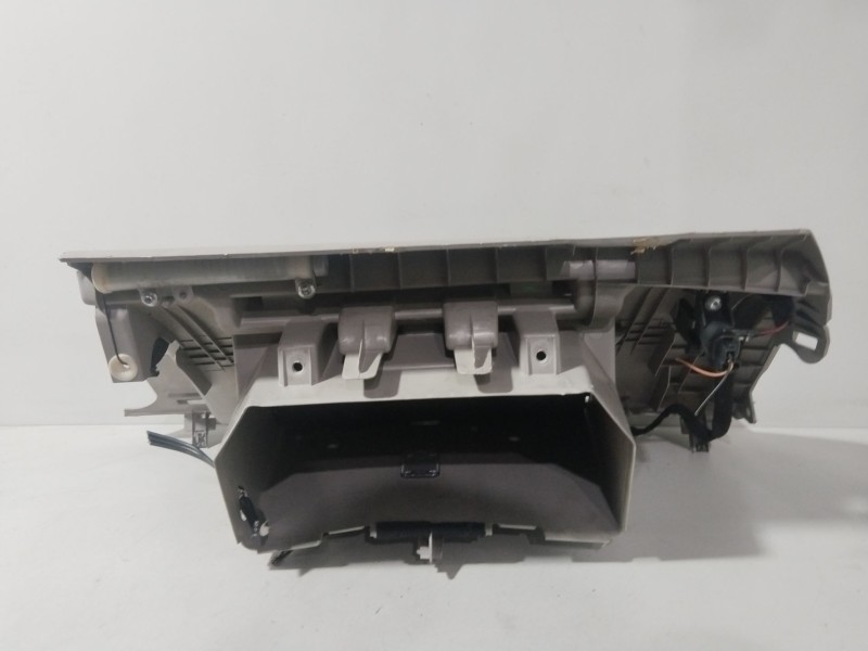 Recambio de guantera para volvo v50 (545) d5 referencia OEM IAM 8626141  