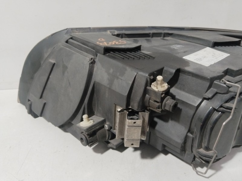 Recambio de faro derecho para volvo v50 (545) d5 referencia OEM IAM 31335222  