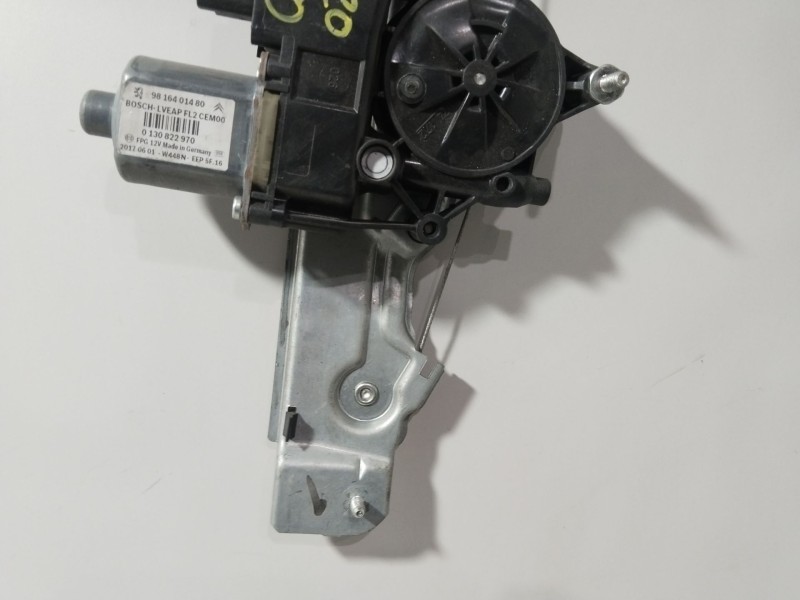 Recambio de elevalunas trasero derecho para peugeot 208 allure referencia OEM IAM 9816401480  