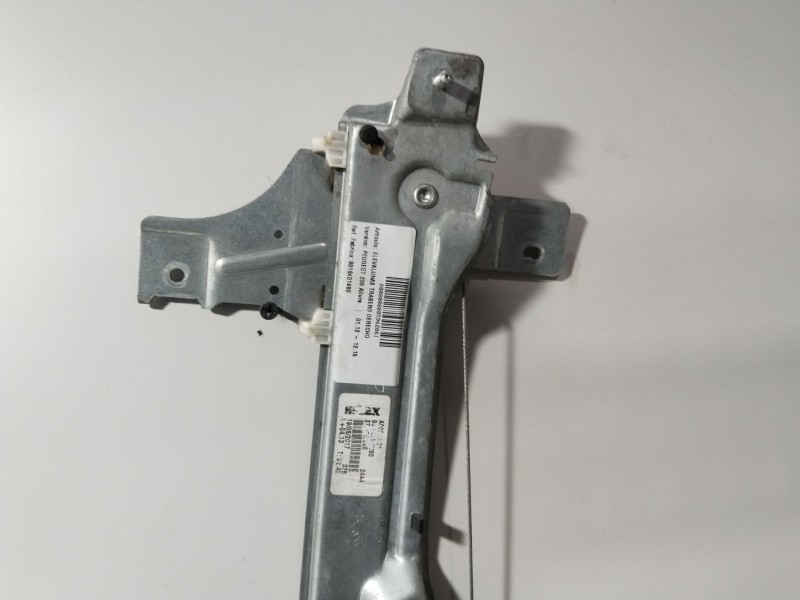 Recambio de elevalunas trasero derecho para peugeot 208 allure referencia OEM IAM 9816401480  