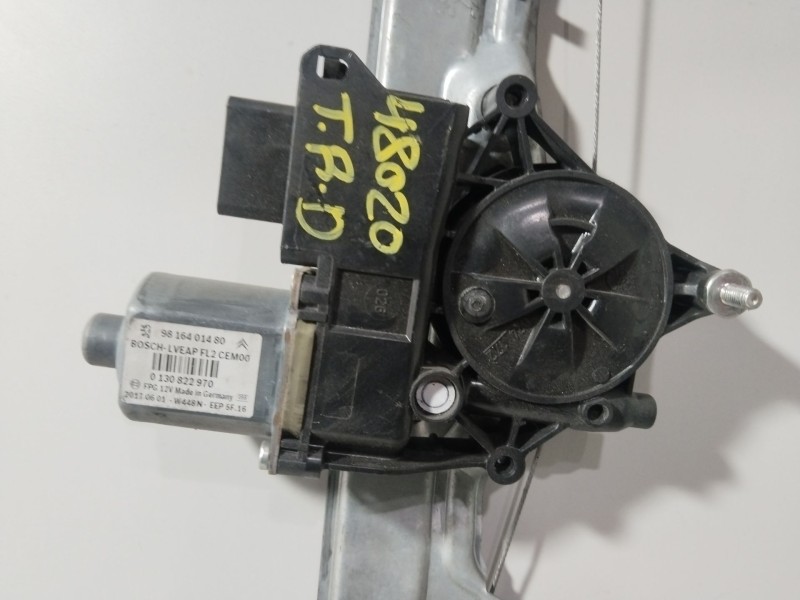 Recambio de elevalunas trasero derecho para peugeot 208 allure referencia OEM IAM 9816401480  