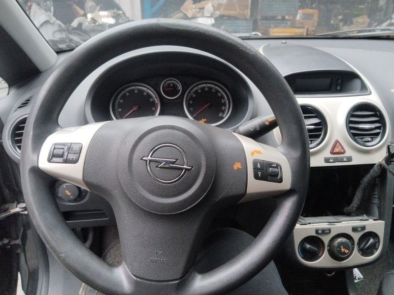 opel corsa d (s07) del año 2006