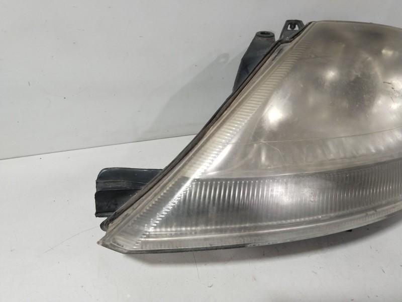 Recambio de faro izquierdo para citroën c3 i (fc_, fn_) 1.4 hdi referencia OEM IAM 620885  