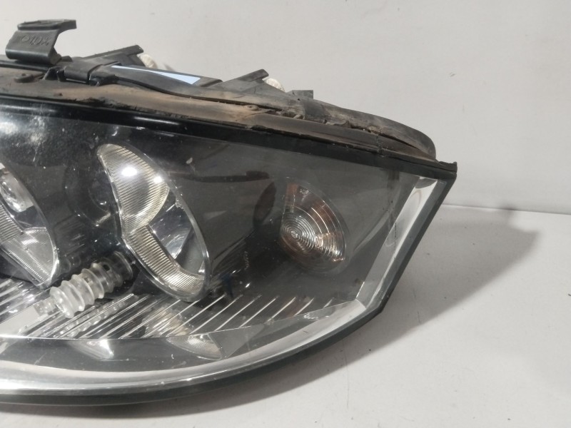 Recambio de faro izquierdo para audi a2 (8z0) 1.6 fsi referencia OEM IAM   