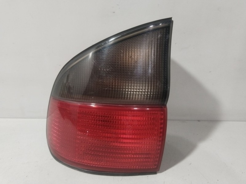 Recambio de piloto trasero izquierdo para renault safrane ii (b54_) 2.5 20v (b54f) referencia OEM IAM 7700847104  