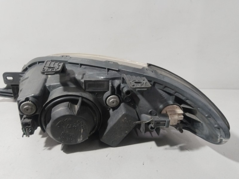 Recambio de faro derecho para chevrolet lacetti (j200) 2.0 d referencia OEM IAM 96943713  