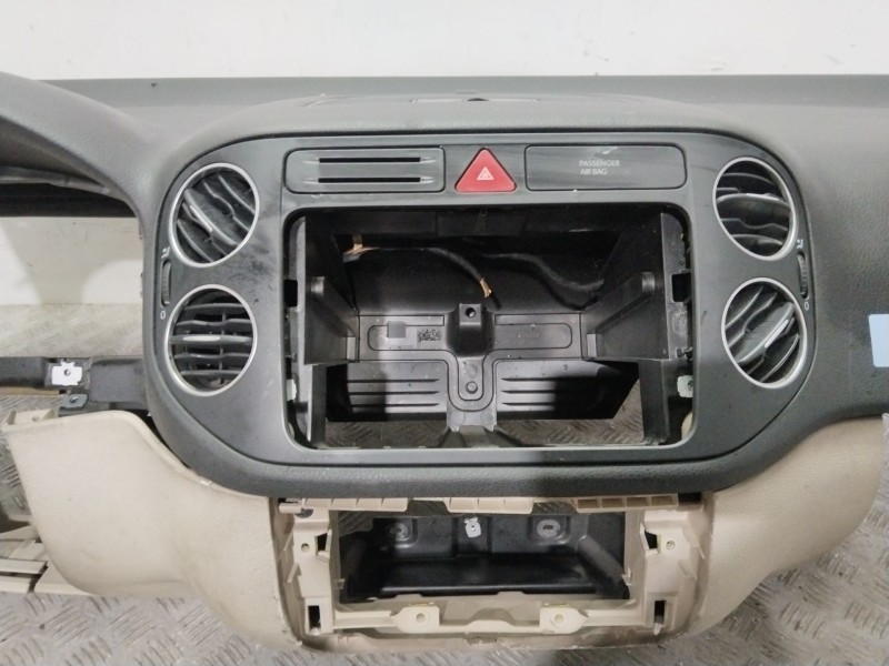 Recambio de salpicadero para volkswagen golf plus v (5m1, 521) 1.6 tdi referencia OEM IAM 5M1857001A  