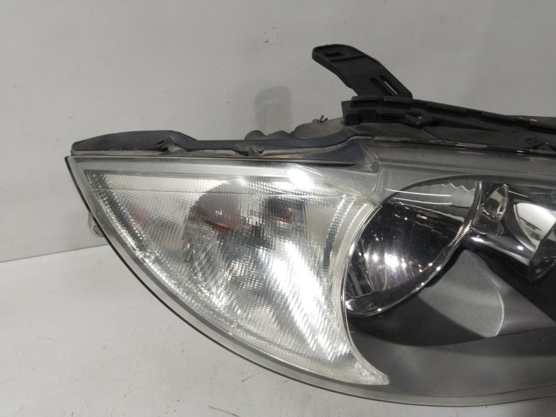 Recambio de faro derecho para bmw 1 (e87) 118 i referencia OEM IAM 63127249650  