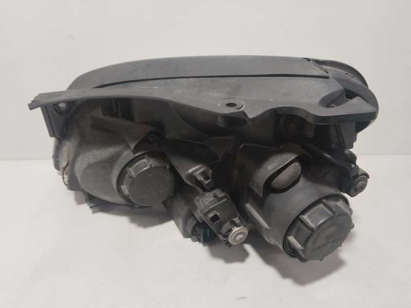 Recambio de faro derecho para kia carens iii monospace (un) 2.0 crdi 140 referencia OEM IAM 921021D0  