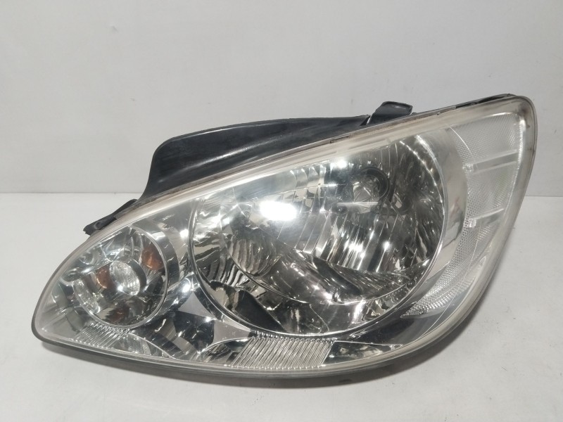 Recambio de faro izquierdo para hyundai getz (tb) 1.1 referencia OEM IAM 921011C500  