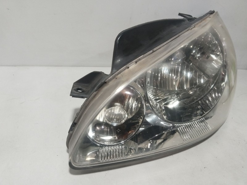 Recambio de faro izquierdo para hyundai getz (tb) 1.1 referencia OEM IAM 921011C500  